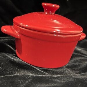 Scarlet Ceramic Baking Dish with Lid